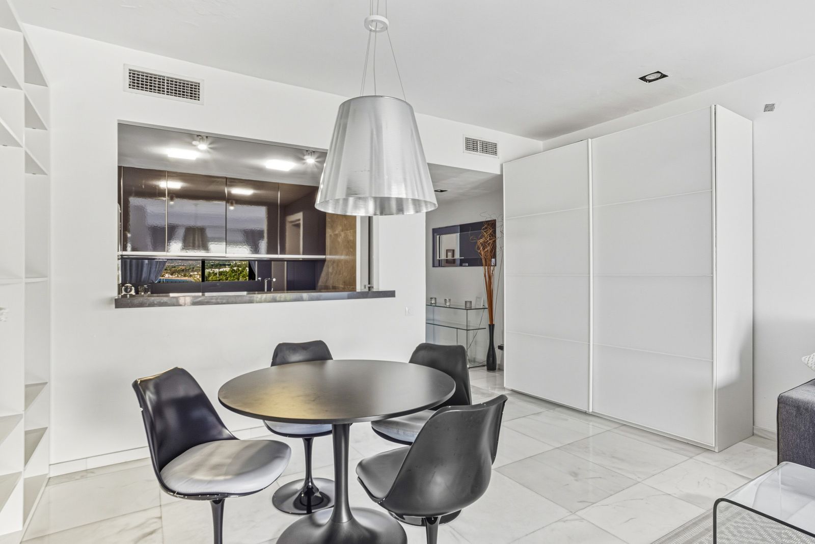 93b225ab6f34b4ed5cb6957bbc292935 - 10