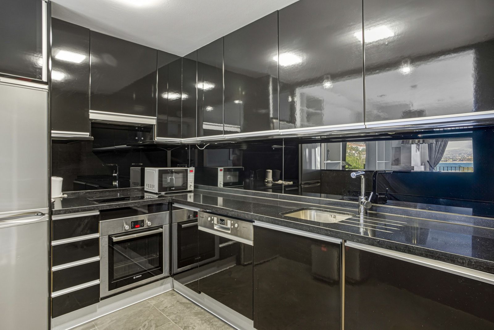 93b225ab6f34b4ed5cb6957bbc292935 - 7