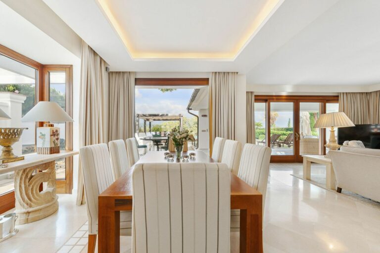 93e14bf2acbc2973e4132a06ce0f0813 - 10