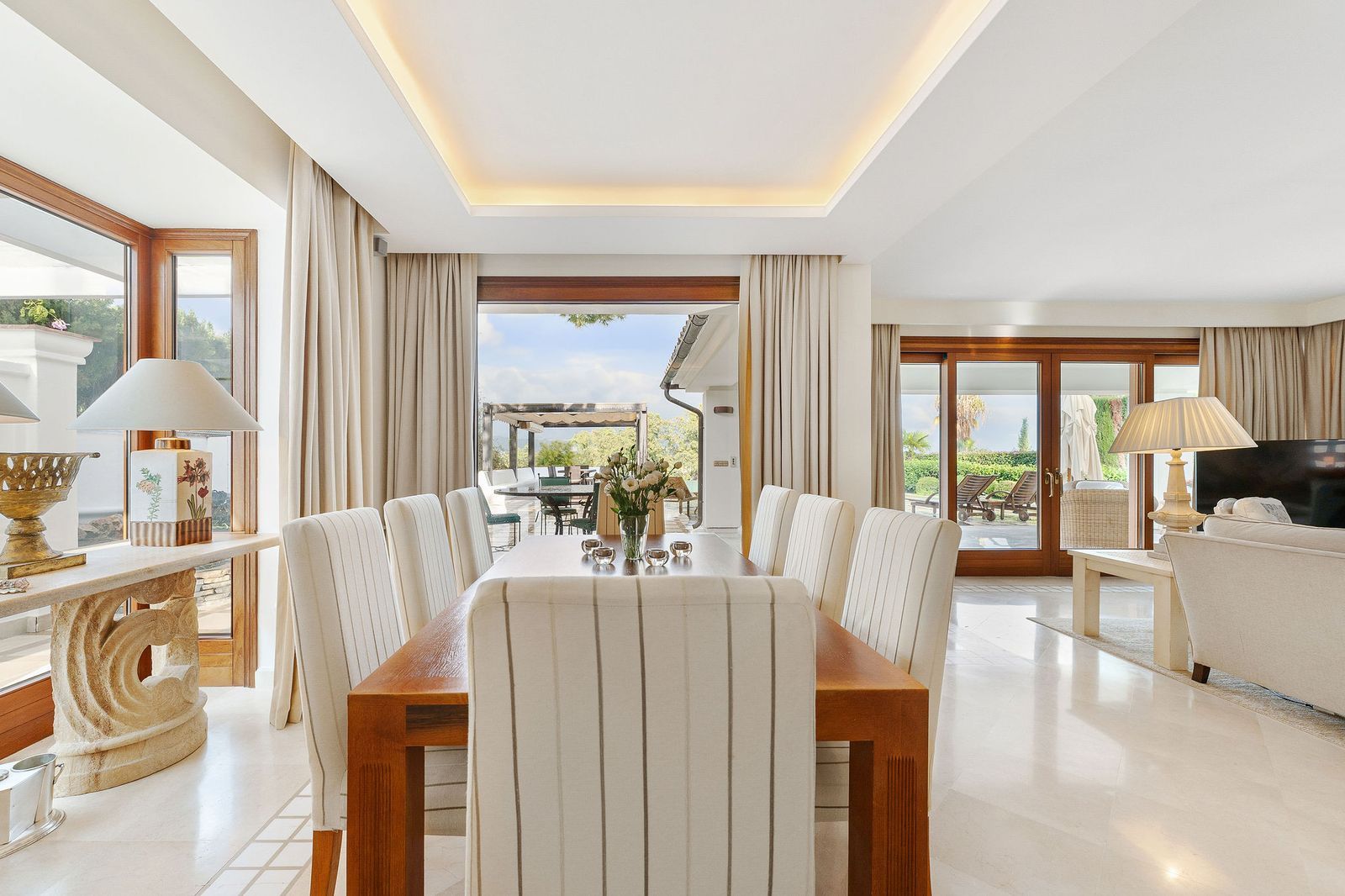 93e14bf2acbc2973e4132a06ce0f0813 - 10