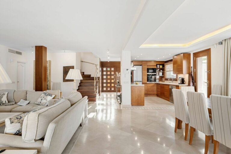 93e14bf2acbc2973e4132a06ce0f0813 - 14