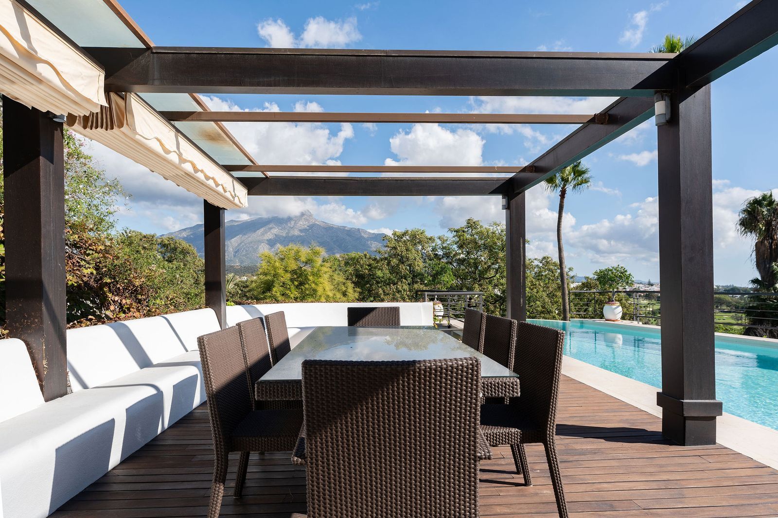 93e14bf2acbc2973e4132a06ce0f0813 - 5