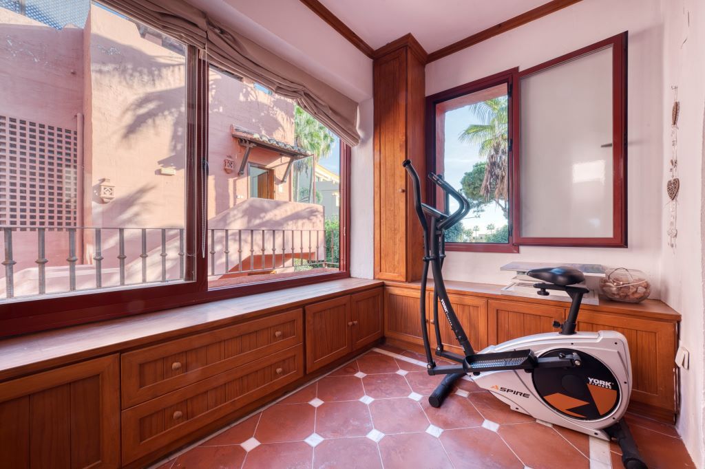 97d1bada549fba6c91b9f4f312a35159 - 10