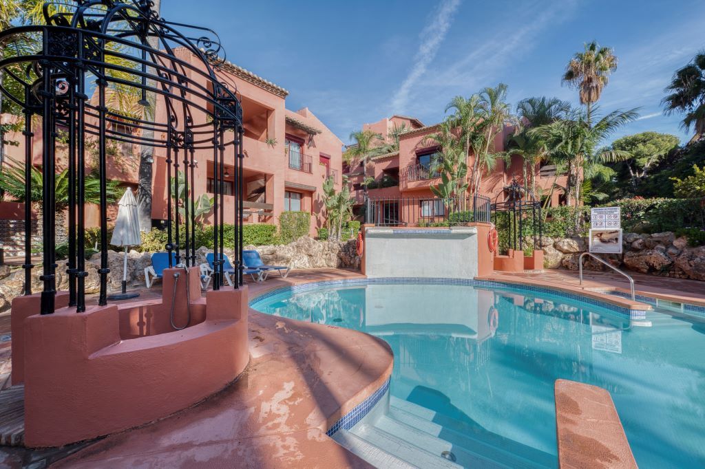 97d1bada549fba6c91b9f4f312a35159 - 11