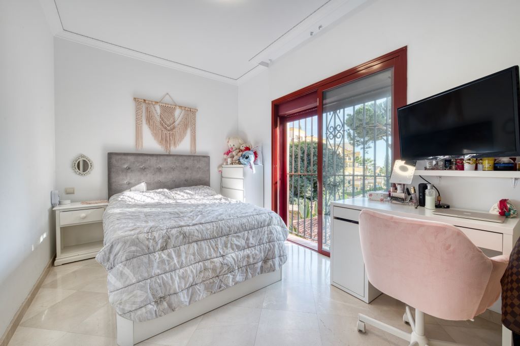 97d1bada549fba6c91b9f4f312a35159 - 6