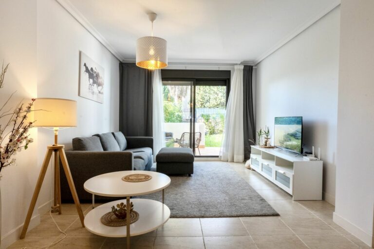 98e5cb723b0af3c4e637926fea2888b0 - 1