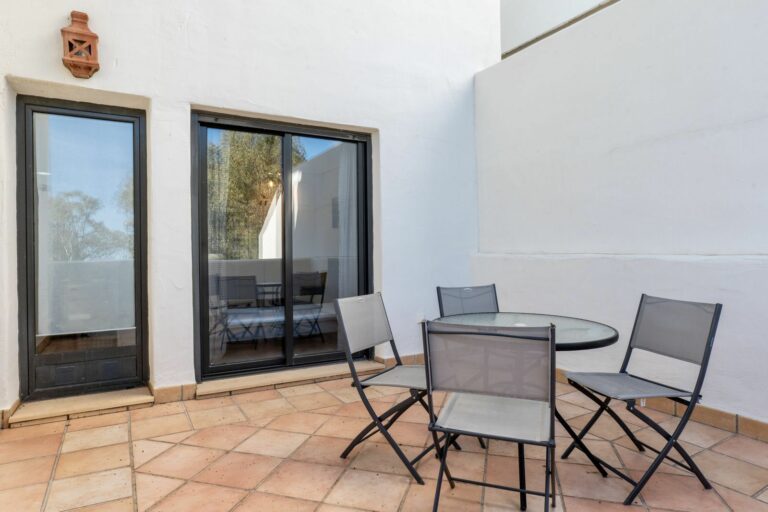 98e5cb723b0af3c4e637926fea2888b0 - 12