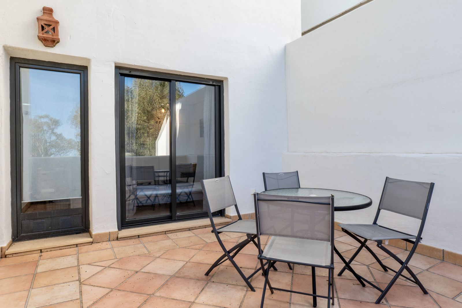 98e5cb723b0af3c4e637926fea2888b0 - 12