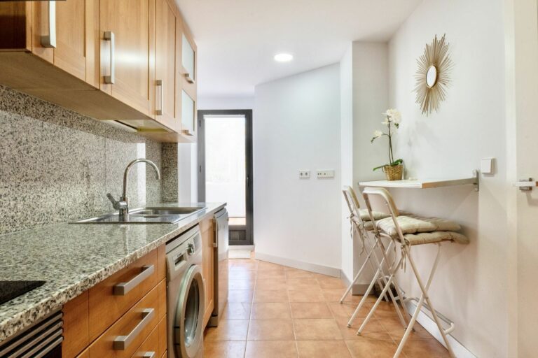 98e5cb723b0af3c4e637926fea2888b0 - 9