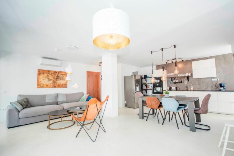 98fd77a1309bbaf739353d414ae58678 - 1