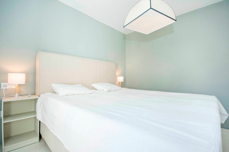 98fd77a1309bbaf739353d414ae58678 - 12