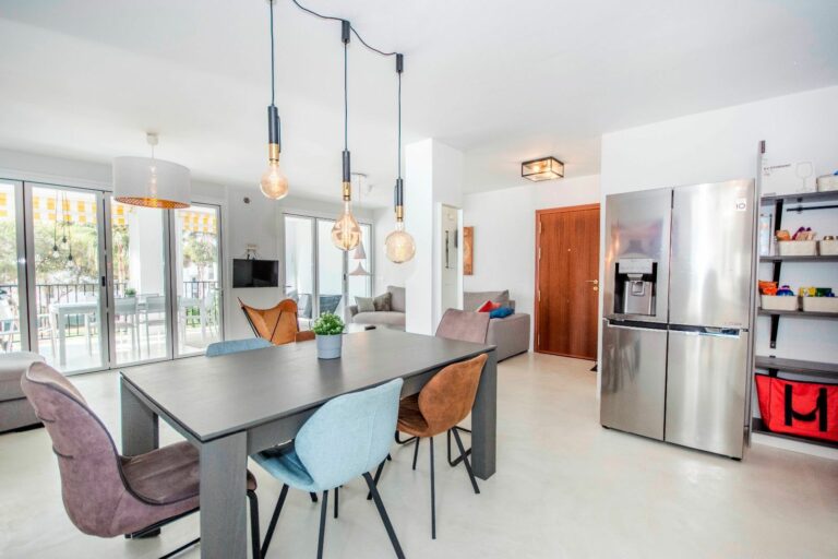 98fd77a1309bbaf739353d414ae58678 - 16