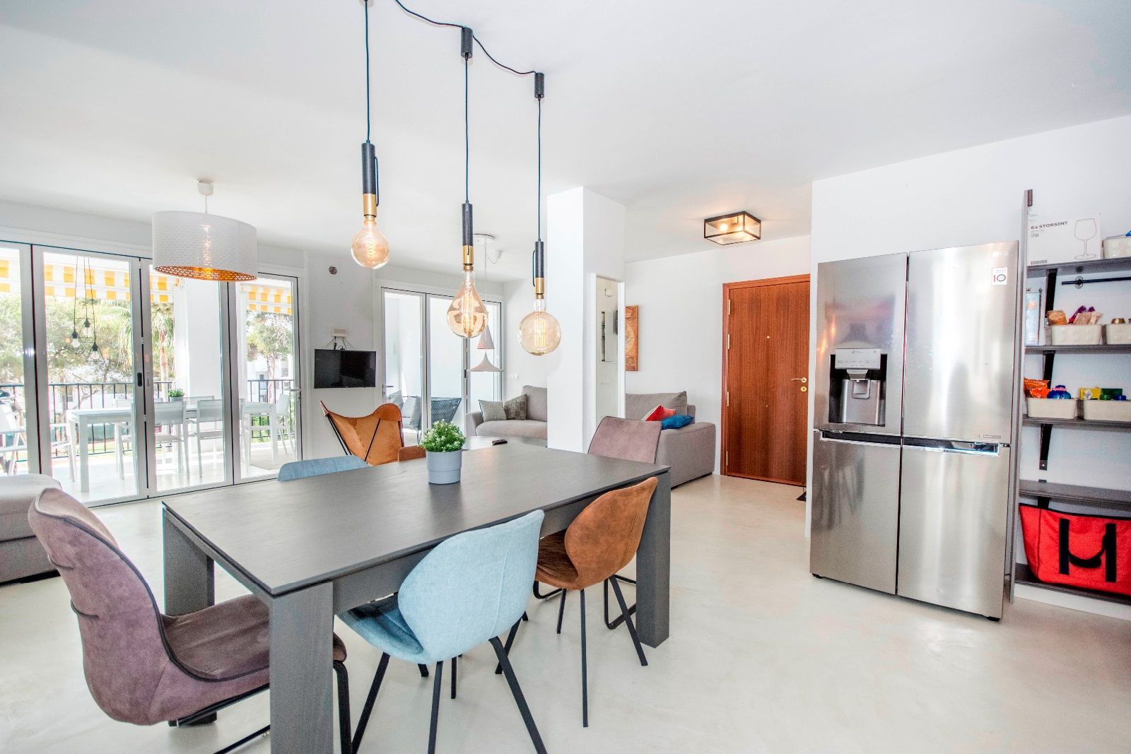 98fd77a1309bbaf739353d414ae58678 - 16