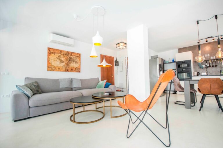 98fd77a1309bbaf739353d414ae58678 - 7