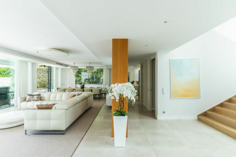 9a9d27e7b78a85207b0c95e67e25816f - 12