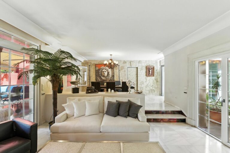 9b1510b6c83ae07038d9cafcf246685b - 10