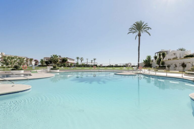 9e93091014078ff55b3e2fdf98743506 - 16