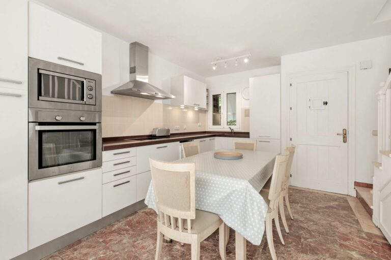 9e93091014078ff55b3e2fdf98743506 - 7