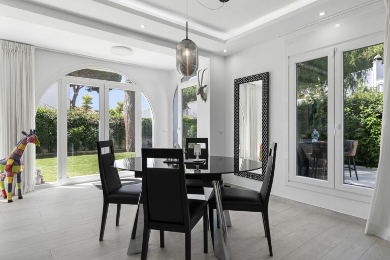 9ee63927d4ee2946ca167898e0362de1 - 7