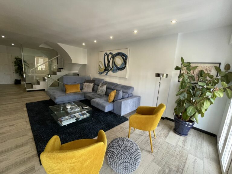 9fe50eea9f23758b41506fcf9afd70b8 - 1