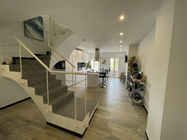 9fe50eea9f23758b41506fcf9afd70b8 - 9