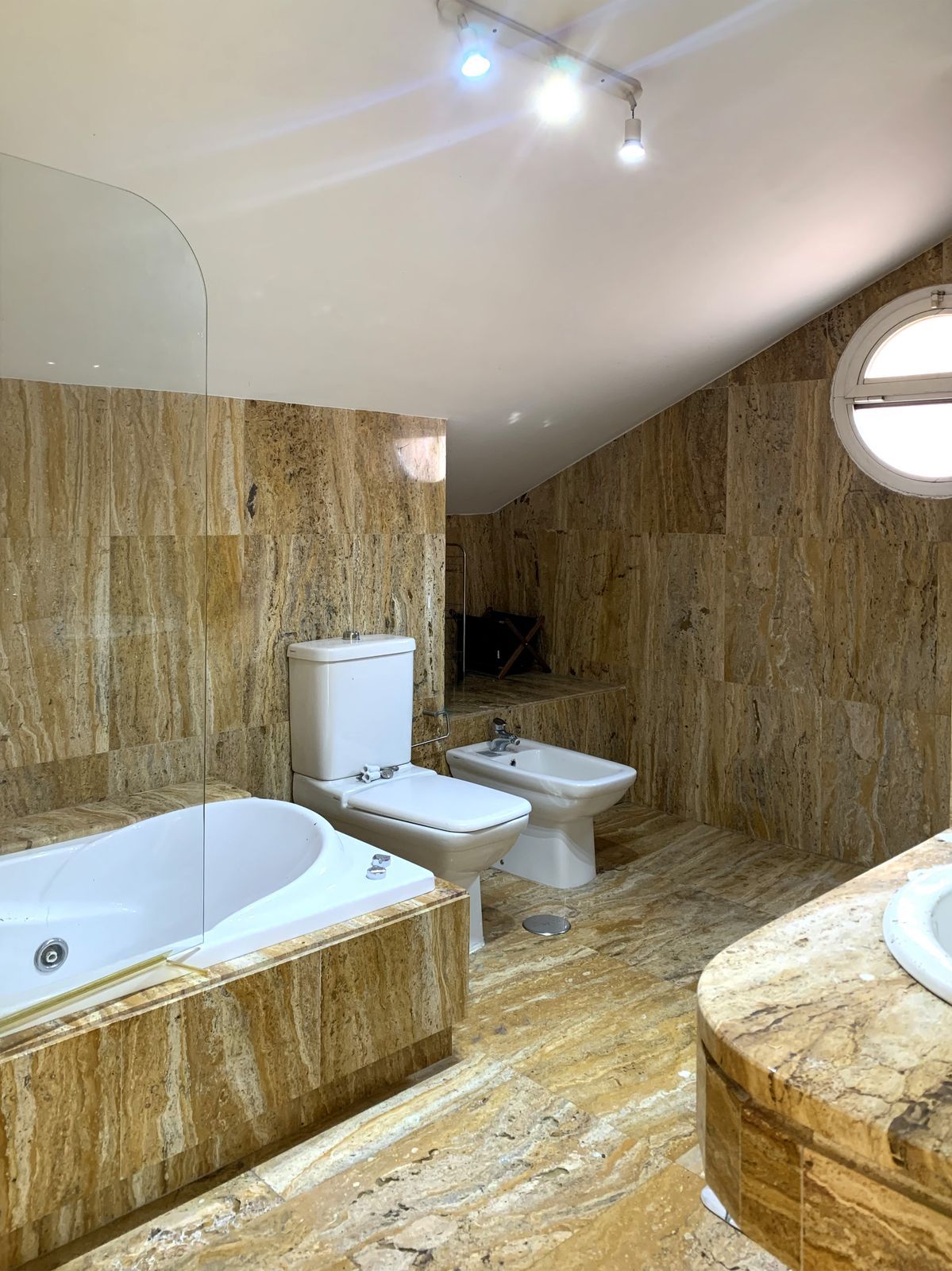 a15960596e562b634df4cdb03ba9b425 - 16