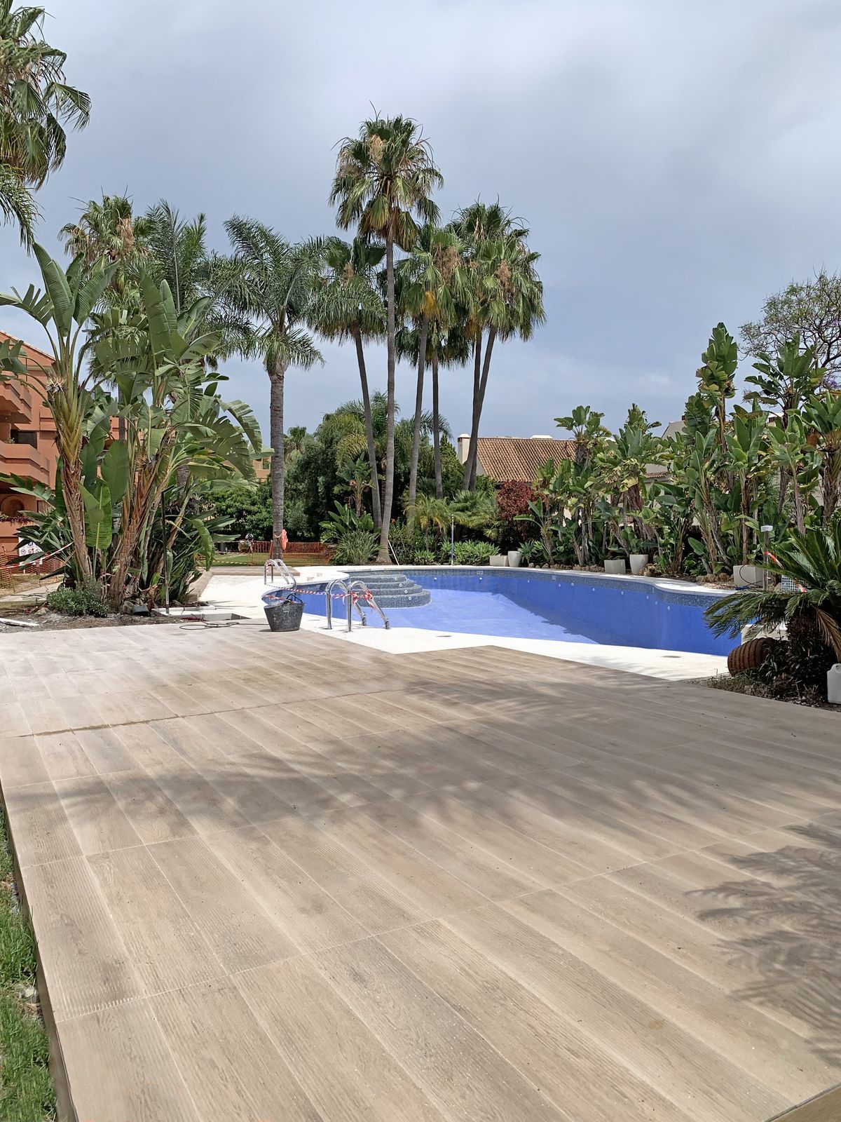 a15960596e562b634df4cdb03ba9b425 - 2