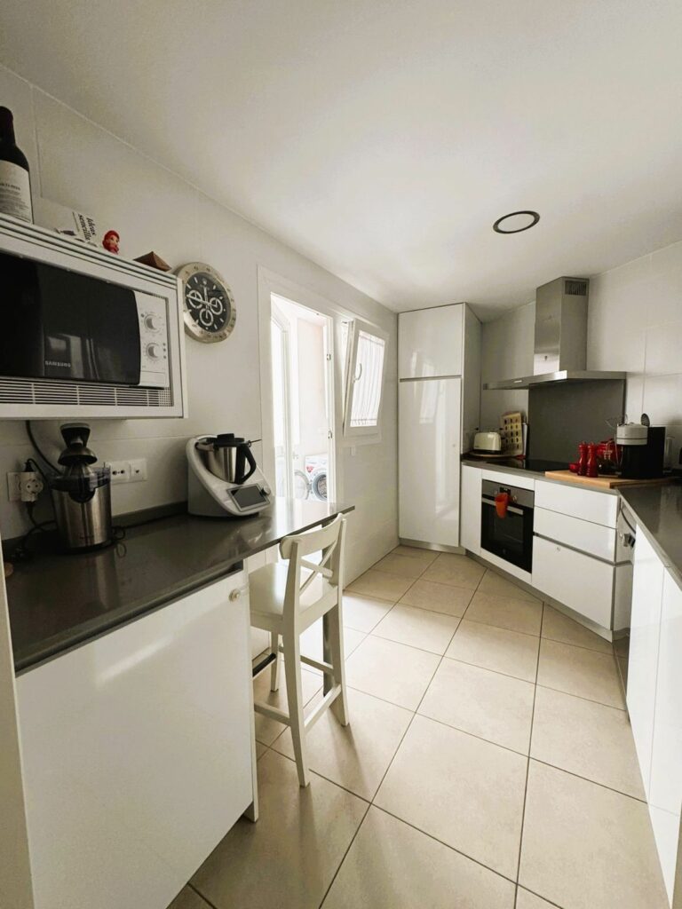 a1c258881b97ddb461deb2a193dd5a06 - 13