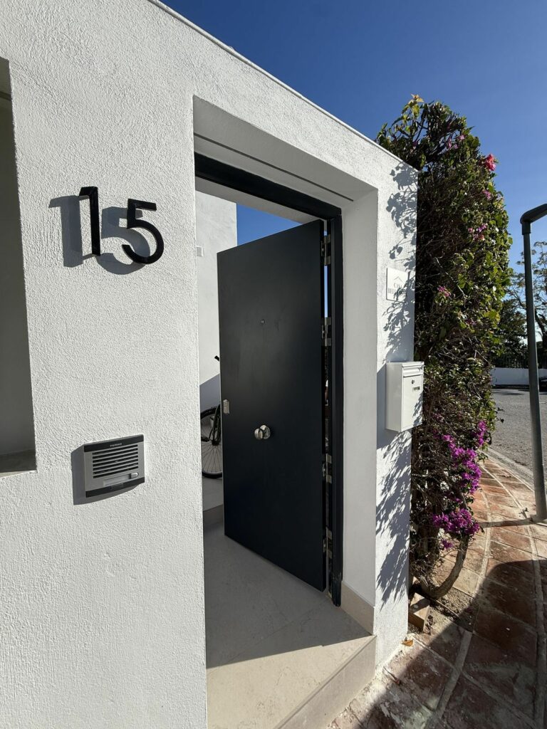 a3de42baf6bf80e828d26f0223bdd6d1 - 2