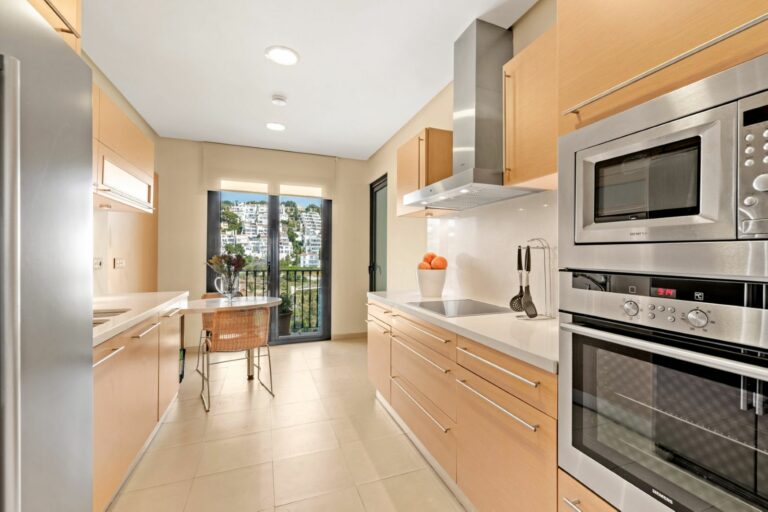 a43fd5077b49e75d5beac9a9a4f55020 - 10