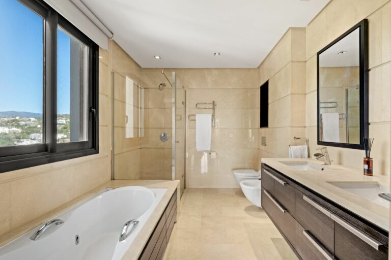 a43fd5077b49e75d5beac9a9a4f55020 - 15