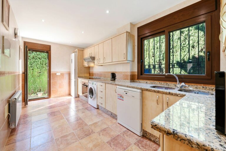 a440b0104225ce05fbfc560cbb05f2b2 - 7