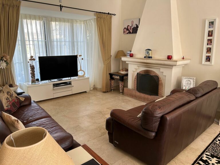 a584318a5254c2120ee7f0ab8cda9ce1 - 4