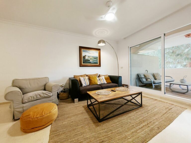 a9462e0a160de897926ec6e5f25b2f37 - 1