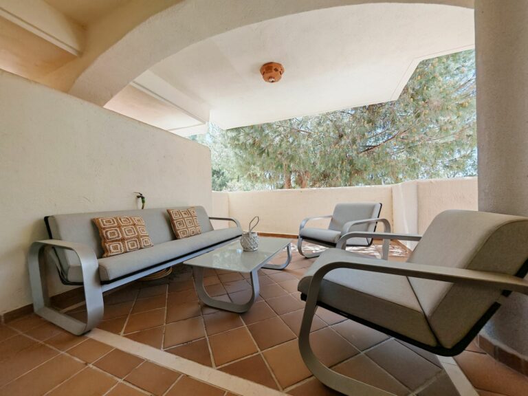 a9462e0a160de897926ec6e5f25b2f37 - 13