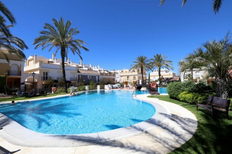 aa6f3628d51ac6f0b504f3e405b9b726 - 2