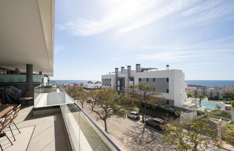 ab7858337054170ebebade6706ed9e4f - 1