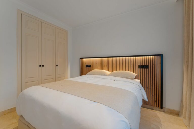 ae2e437b51b44167d4f74c324299326d - 16