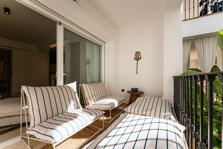 ae2e437b51b44167d4f74c324299326d - 7