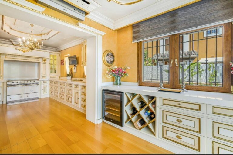 b071de3b02b8d2ad531405f2af9aef2e - 1