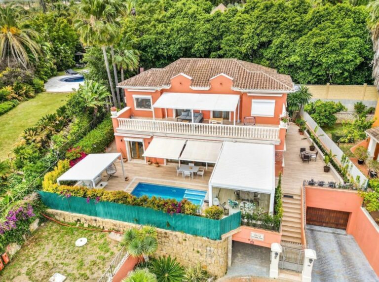 b071de3b02b8d2ad531405f2af9aef2e - 10