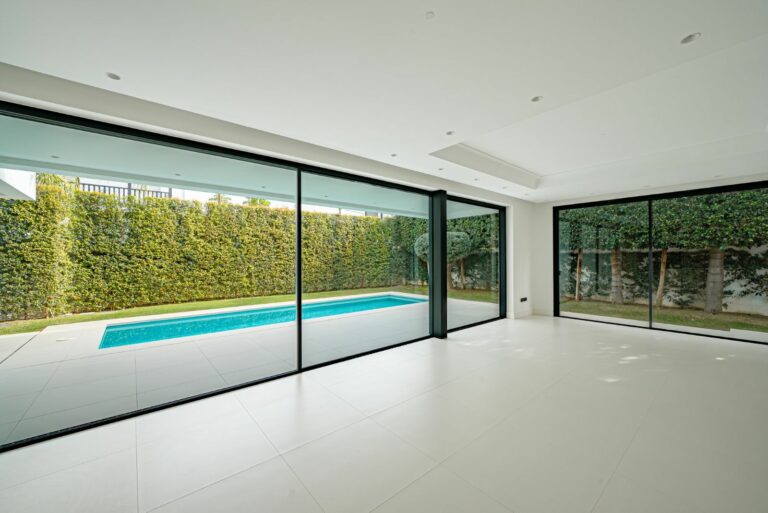 b1b909ce23f82f923fdba49c93f56c8e - 12