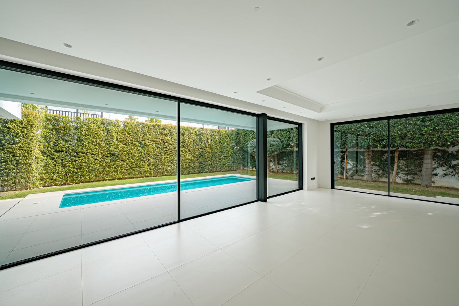 b1b909ce23f82f923fdba49c93f56c8e - 12