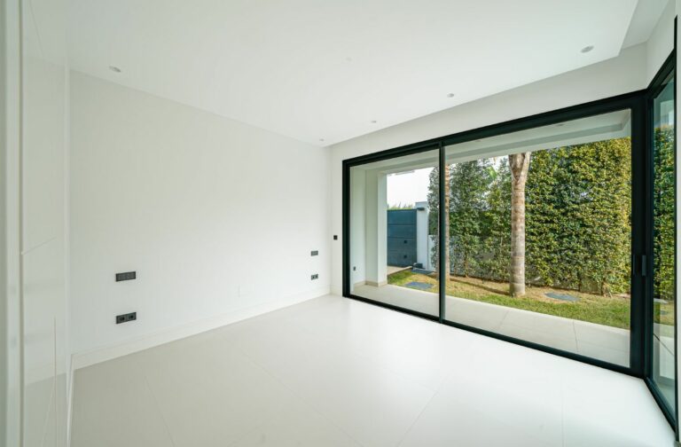 b1b909ce23f82f923fdba49c93f56c8e - 14