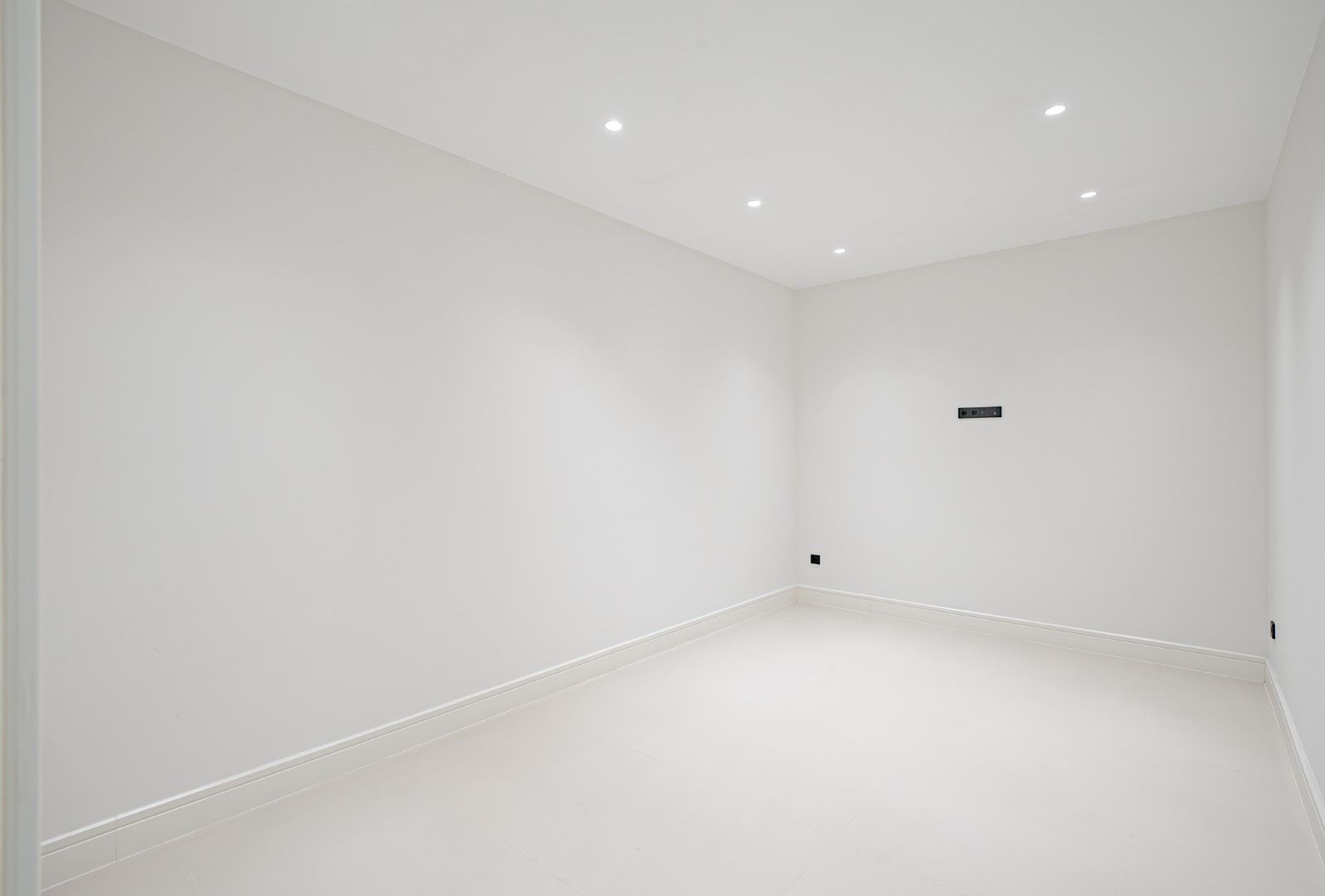 b1b909ce23f82f923fdba49c93f56c8e - 16