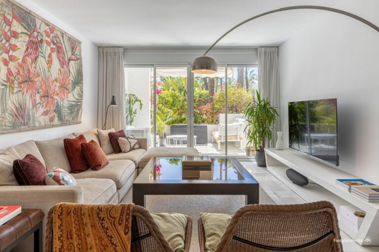 b2d9a91a76eb5ee46b130d8b8a8d5f27 - 16