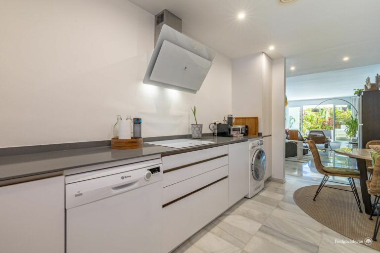 b2d9a91a76eb5ee46b130d8b8a8d5f27 - 4