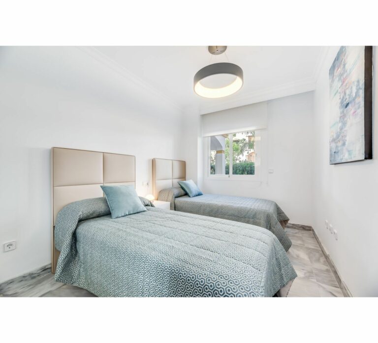 b3c3a833e1c8542d063130826187f1e4 - 11