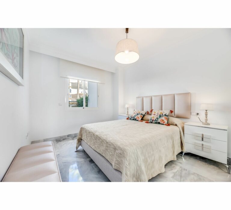 b3c3a833e1c8542d063130826187f1e4 - 9