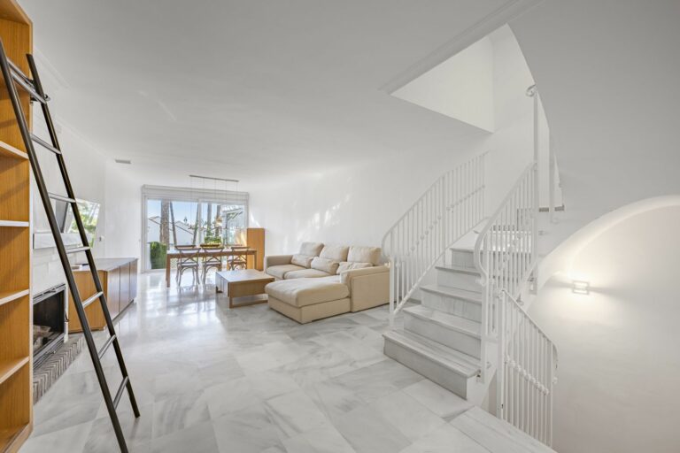 b48d547a07fb53fc868eafb0ddc47bf5 - 2